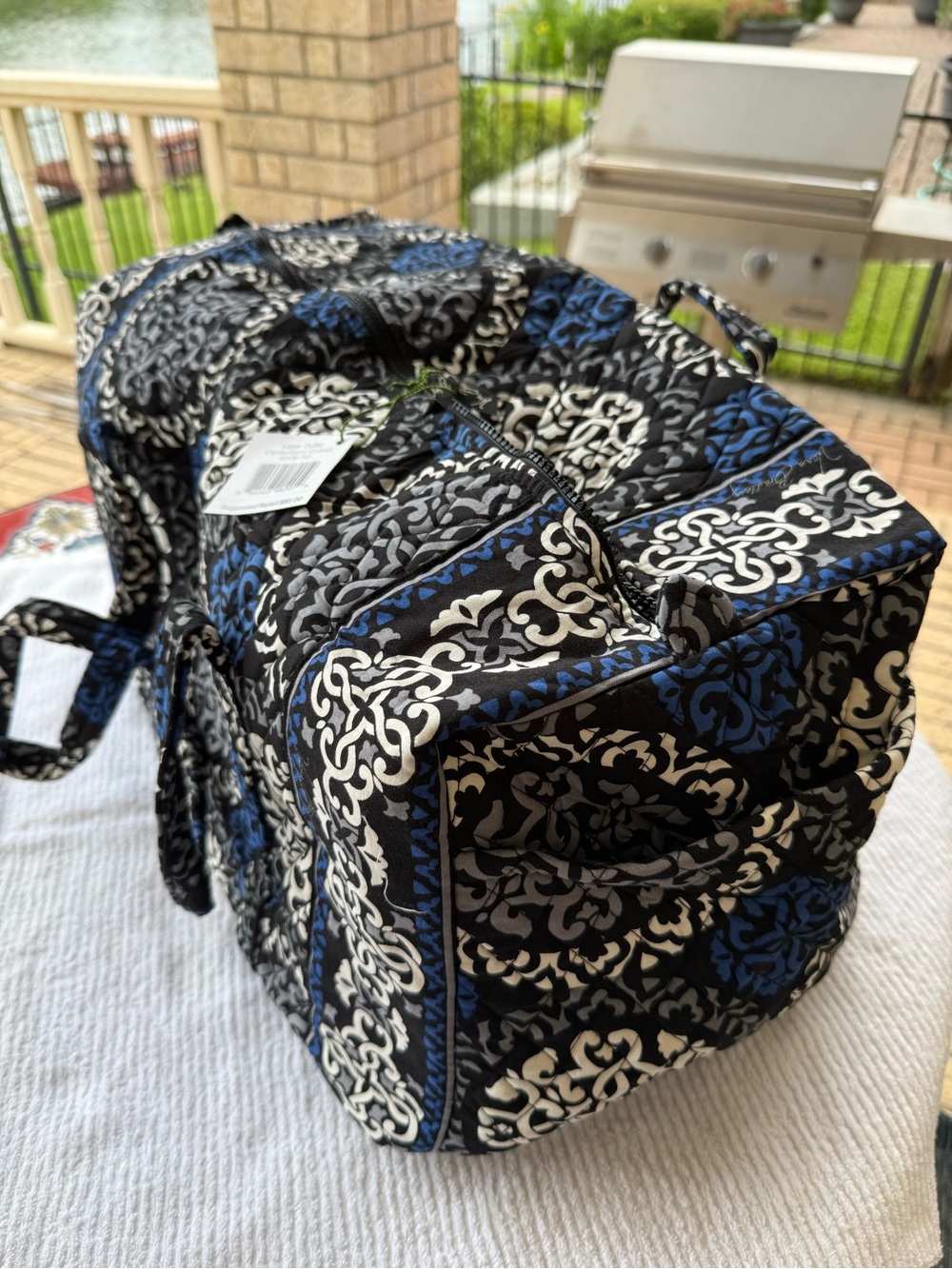 Vera Bradley large duffel bag - Picture 2 of 3